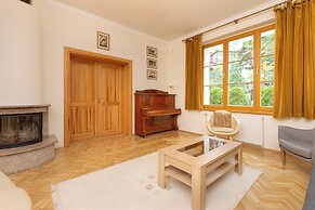 Spacious Sopot Apartment by Renters