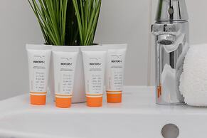 Studio With Balcony Kolejowa by Renters