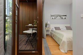 Studio With Balcony Kolejowa by Renters