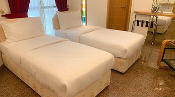 OYO 153 Qurum Heights Hotel