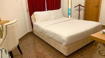 OYO 153 Qurum Heights Hotel