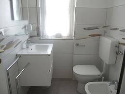 Adorable Seaview Flat at Grado Pineta