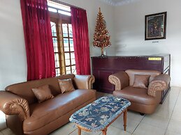 OYO 92880 Wisma Nusantara Near SD GMIM Wiau Lapi