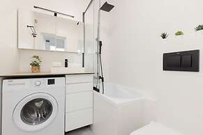 Apartment 1 km to Old Town by Renters