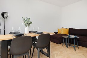 Apartment 1 km to Old Town by Renters