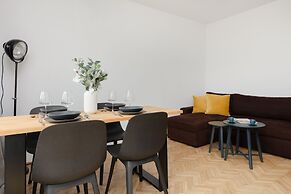 Apartment 1 km to Old Town by Renters