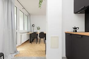 Apartment 1 km to Old Town by Renters