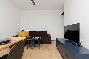 Apartment 1 km to Old Town by Renters