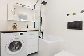 Apartment 1 km to Old Town by Renters