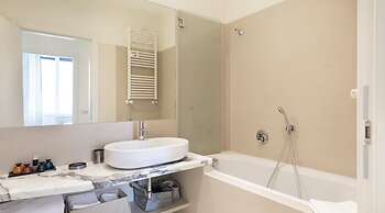 Charming 3-bed Apartment in Milano