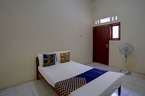 SPOT ON 92902 Sunyoto Homestay Syariah