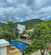 Hill Myna Holiday Park & Cafe