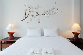 Hill Myna Holiday Park & Cafe