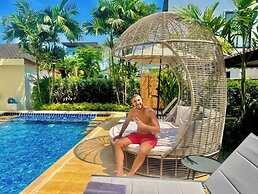 Hill Myna Holiday Park & Cafe