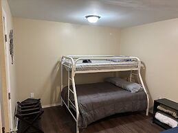 Poconos Chalet Newly Renovated, Great Location 4 Bedroom Home by RedAw