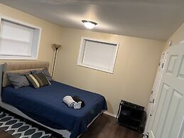 Poconos Chalet Newly Renovated, Great Location 4 Bedroom Home by RedAw