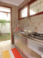 Adorable Villa for 8 People Close to the sea