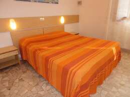 Adorable Villa for 8 People Close to the sea