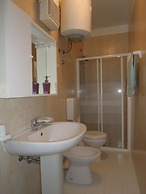 Modern Flat for 8 People With Swimming Pool