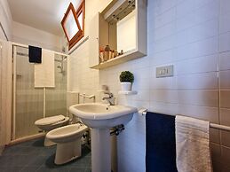Modern Flat With Swimming Pool