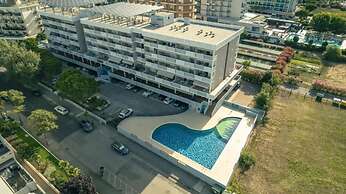 Modern Flat With Swimming Pool