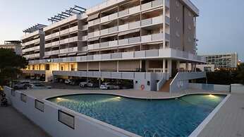 Modern Flat for 8 People With Swimming Pool