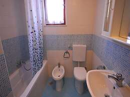 Lovely Villa With Garden in - Beahost