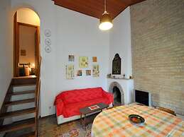 Lovely Villa With Garden in - Beahost