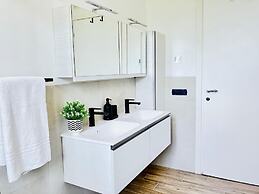 Countryside Villa With Private Pool and sea View