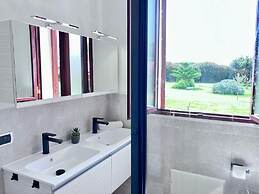 Countryside Villa With Private Pool and sea View