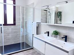 Countryside Villa With Private Pool and sea View