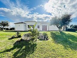 Countryside Villa With Private Pool and sea View