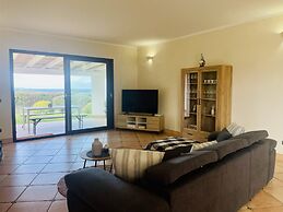 Countryside Villa With Private Pool and sea View