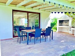 Countryside Villa With Private Pool and sea View