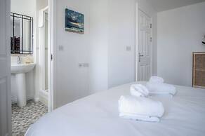 Swn Y Mor - 4 Bedroom - Llanelli