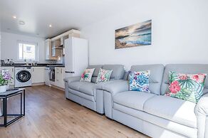 Swn Y Mor - 4 Bedroom - Llanelli