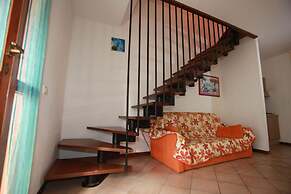 Beautiful Villa With Private Garden and Porch