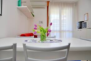 Comfortable Apartment Overlooking the sea