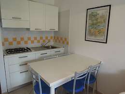 Comfortable Apartment Overlooking the sea