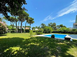Fantastic Villa With Pool for 7 Guests on Albarella