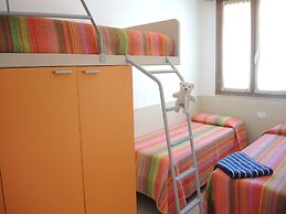 Colorful Modern Flat Next to the Beach - Beahost