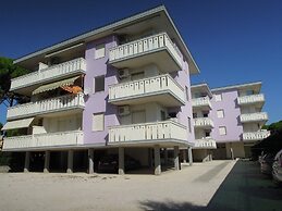Colorful Modern Flat Next to the Beach - Beahost