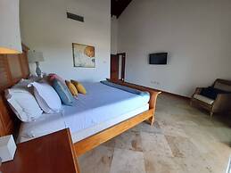 Pristine Bay Villas