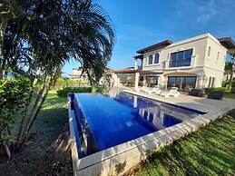 Pristine Bay Villas