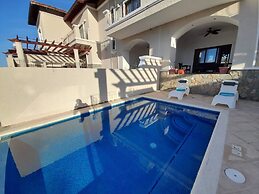 Pristine Bay Villas