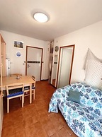 Comfy 2 Bedroom Flat Near the Beach