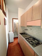 Comfy 2 Bedroom Flat Near the Beach