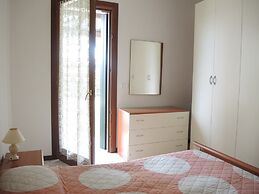 Adorable Apartment With Swimming Pool