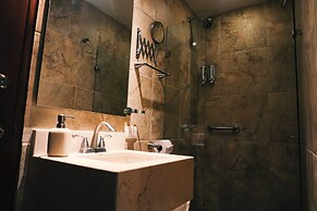 7ESP-4 CASA CON 7 HABITACIONES CON PISCI