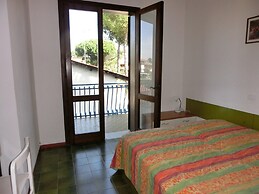 Incredible Apartment With Private Garden - Beahost